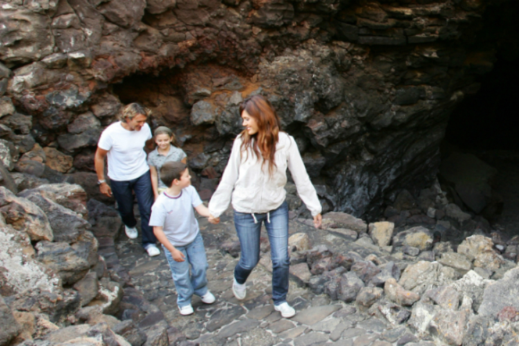 cueva de los verdes