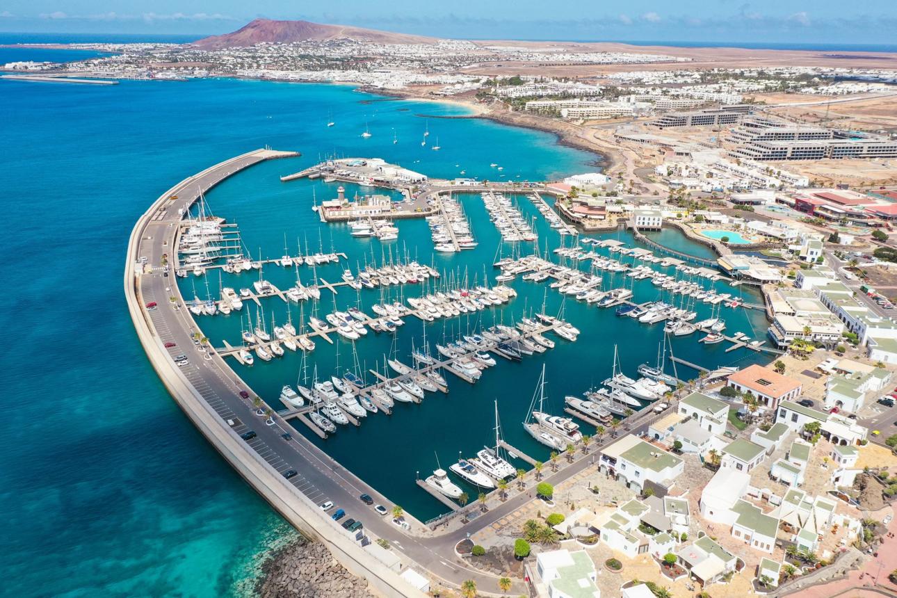 lanzarote airport to playa blanca transfer.webp