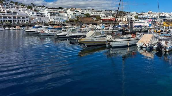 puerto del carmen harbour