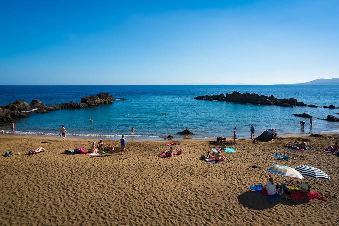 playa chica turismo lanzarote