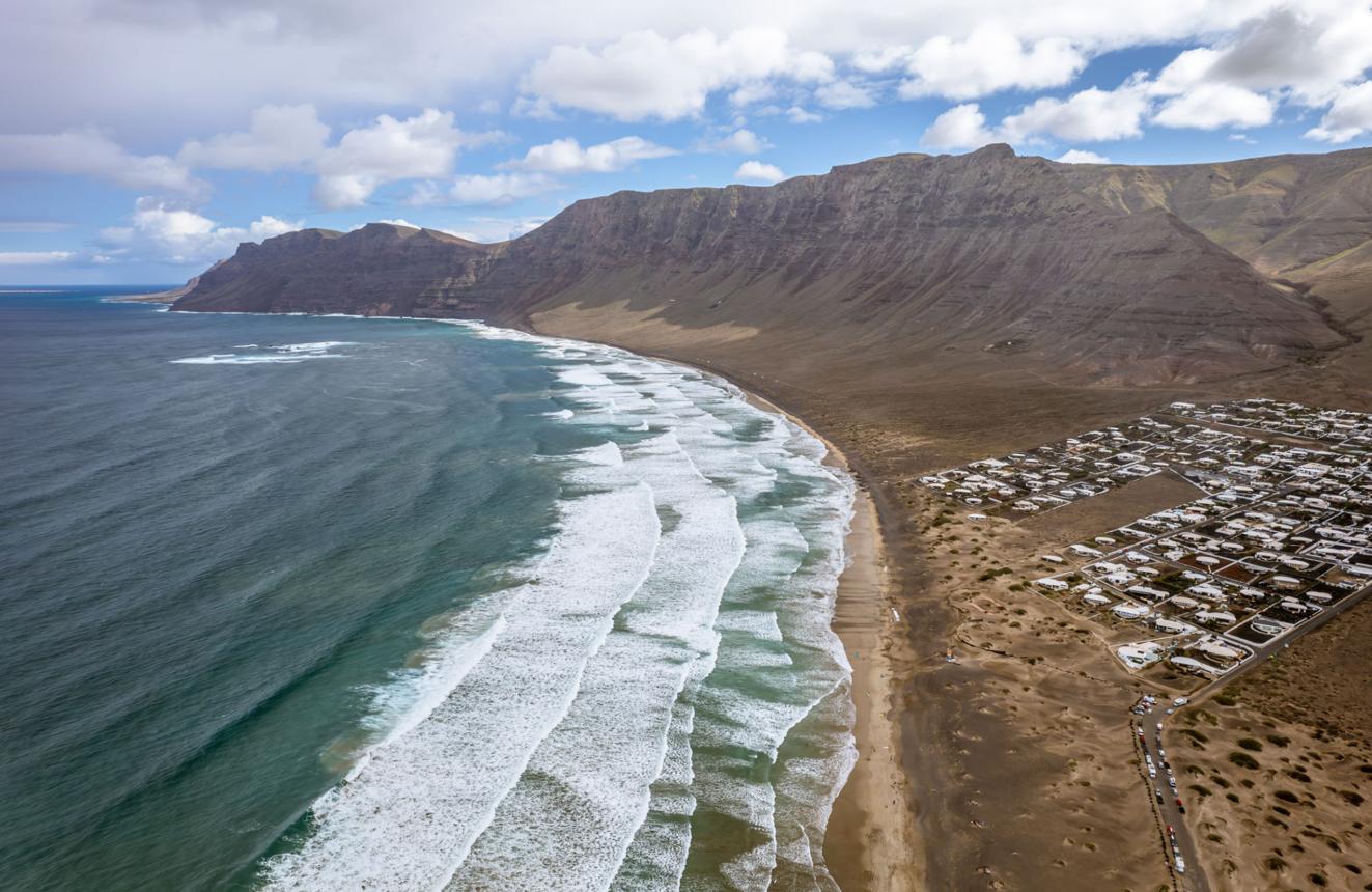 playa famara lanzarote