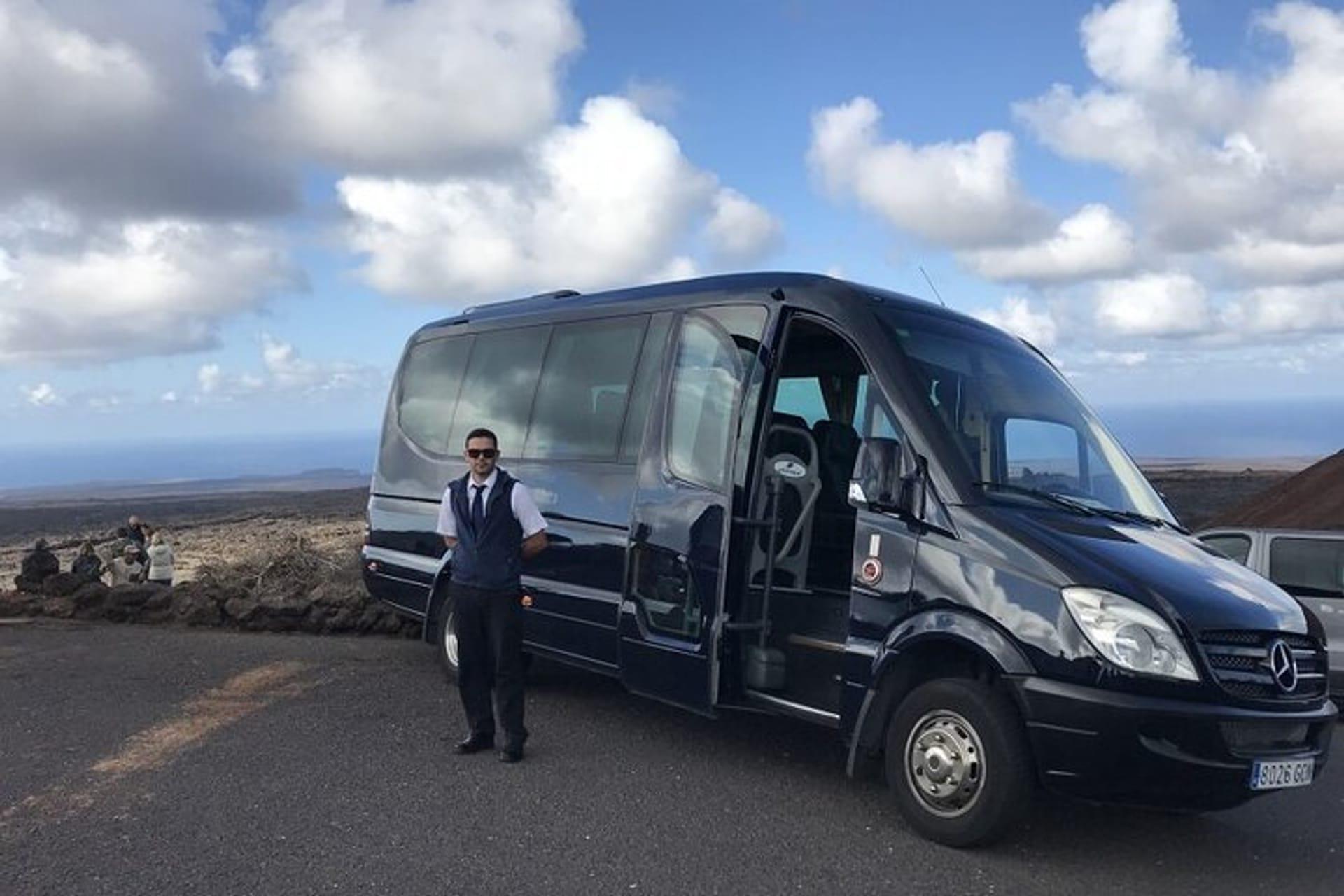 VEHICULO PARA EXCURSIONES TRASLADOS
